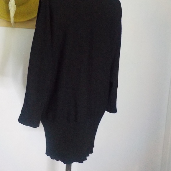 Long Tunic Sweater Gold Studs Cold Shoulder - Picture 5 of 11